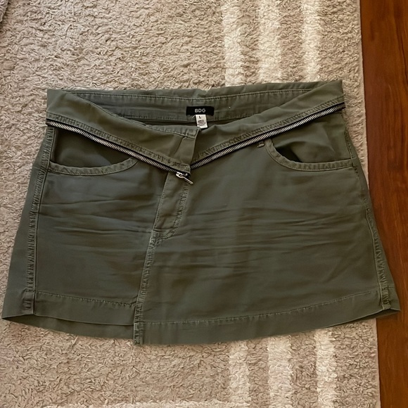 Urban Outfitters mini skirt - Picture 2 of 4